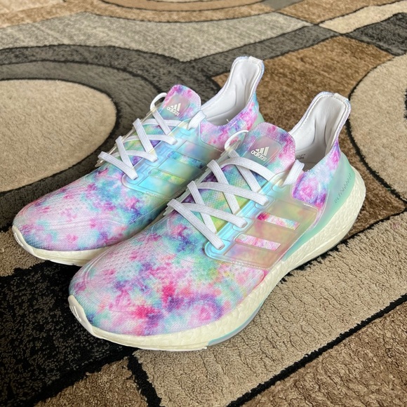 Womens Adidas Ultraboost Size 9.5 - Picture 1 of 9